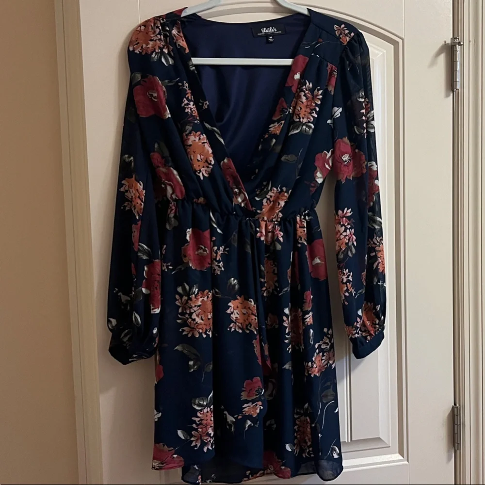 Lulu's Navy Floral Dress - Picture 1 of 2